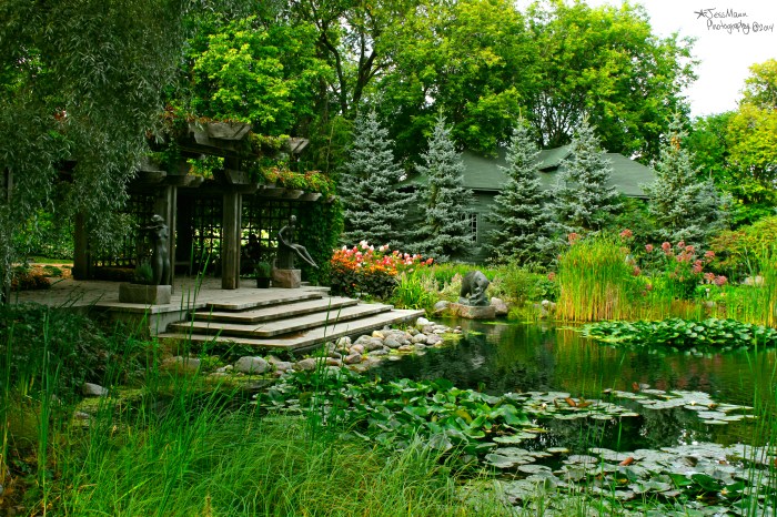 Leo Mol Staute Garden Assiniboine Park 2014
